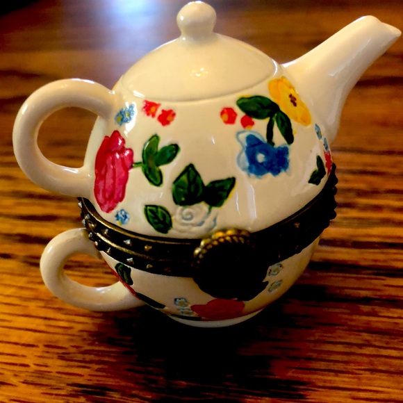 Boyd’s Bears resin granny Mae hinged teapot no box